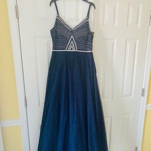 BRAND NEW prom dress